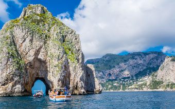 Faraglioni a Capri, Italia